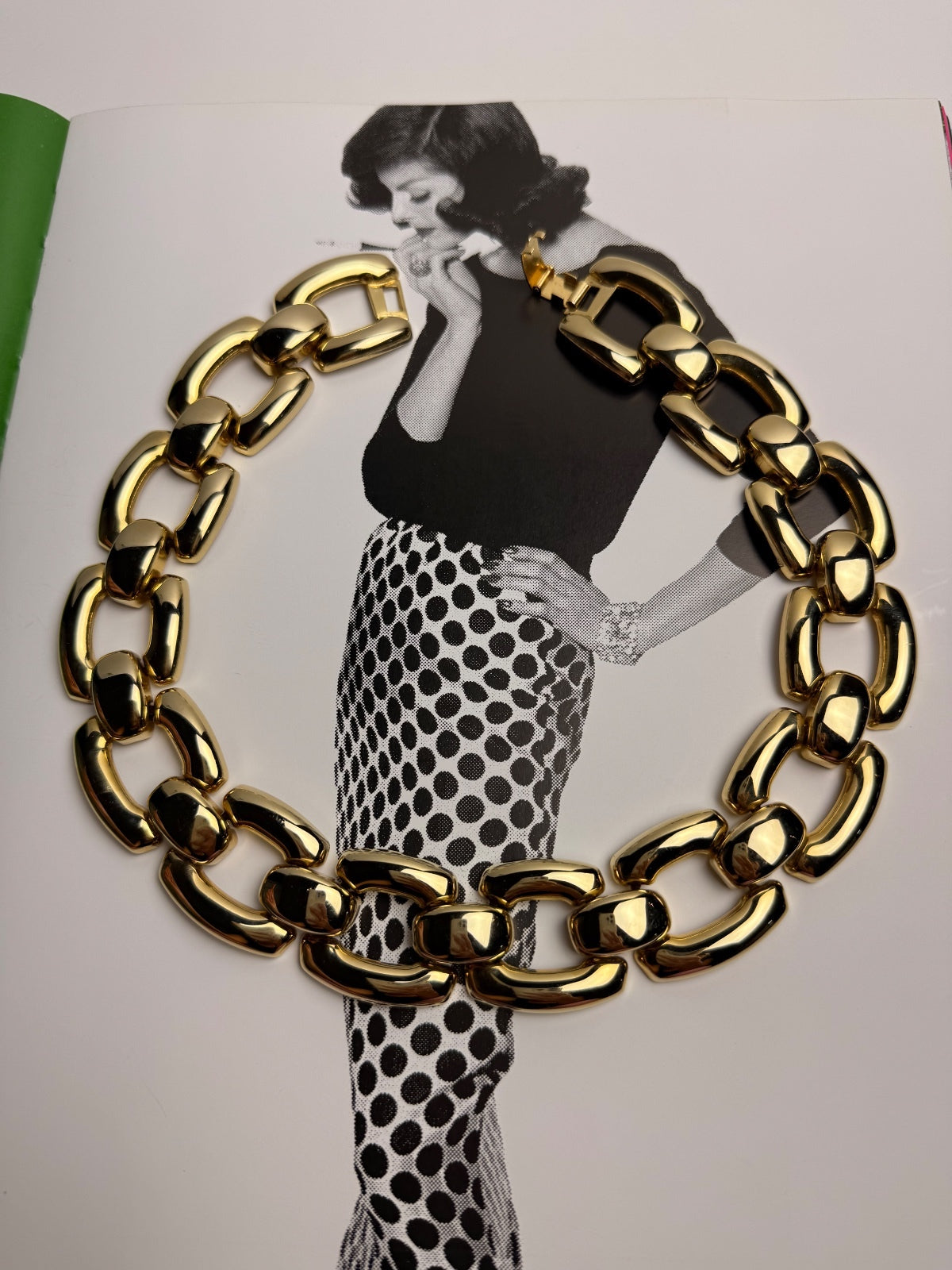 Chunky Gold Tone Statement Necklace Oversized Link Chain 80s Retro Runway Style PRE-OWNED