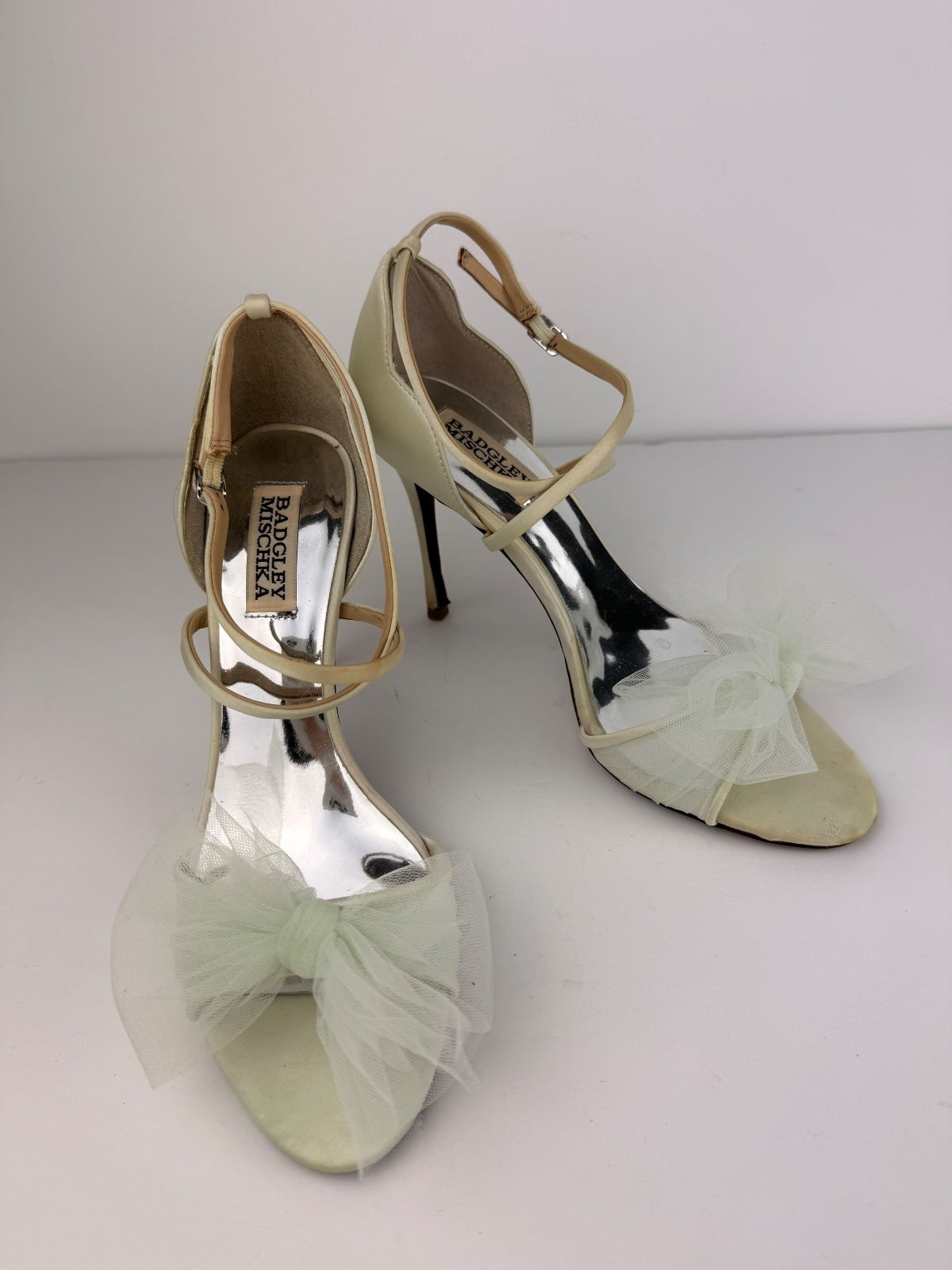 Badgley Mischka Tessica 7.5 Tulle Bow Heels Soft Blue Party Shoes, Size 7.5
