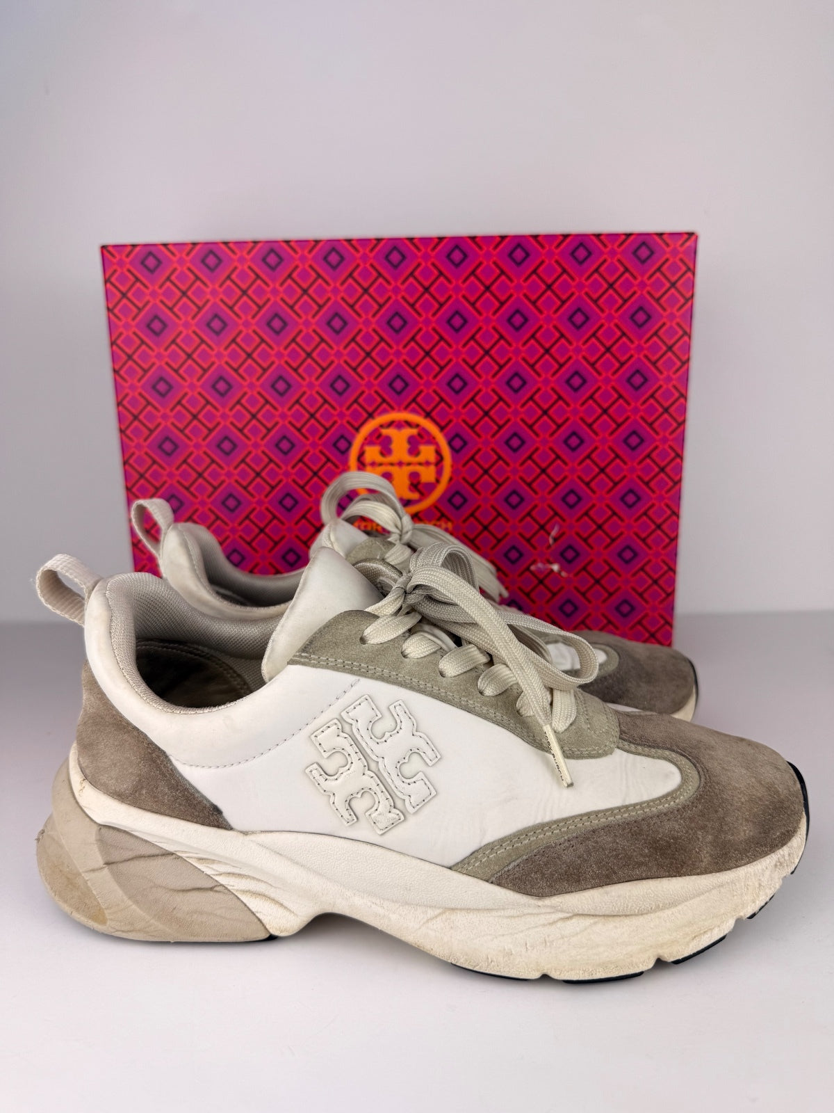 Tory Burch Good Luck Trainer Sneakers Suede White Ivory Beige Size 8.5