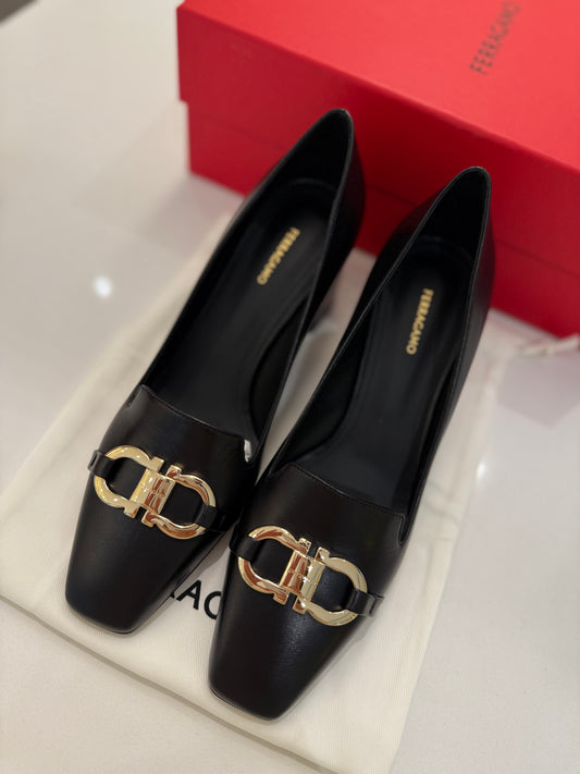 Ferragamo Mirelle 60 Gancini Ornament Block Heel Pumps Black Nero Lamb 6.5C