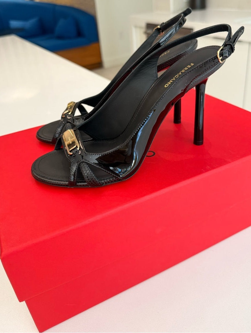 Salvatore Ferragamo Easy 95 Black Patent Leather Slingback Sandals Gold Logo Size 7.5 NEW