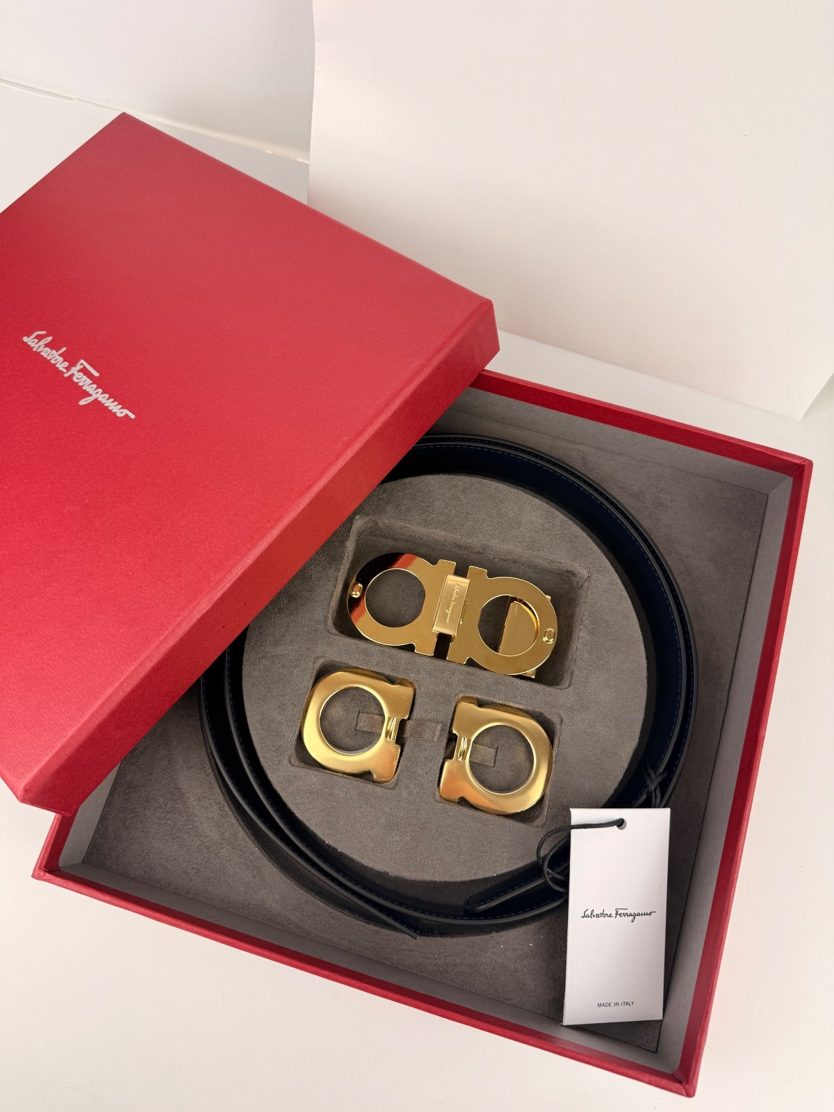 Ferragamo Men’s Reversible Leather Belt Gift Set Black Navy Adjustable Size 115 NWT FULL SET