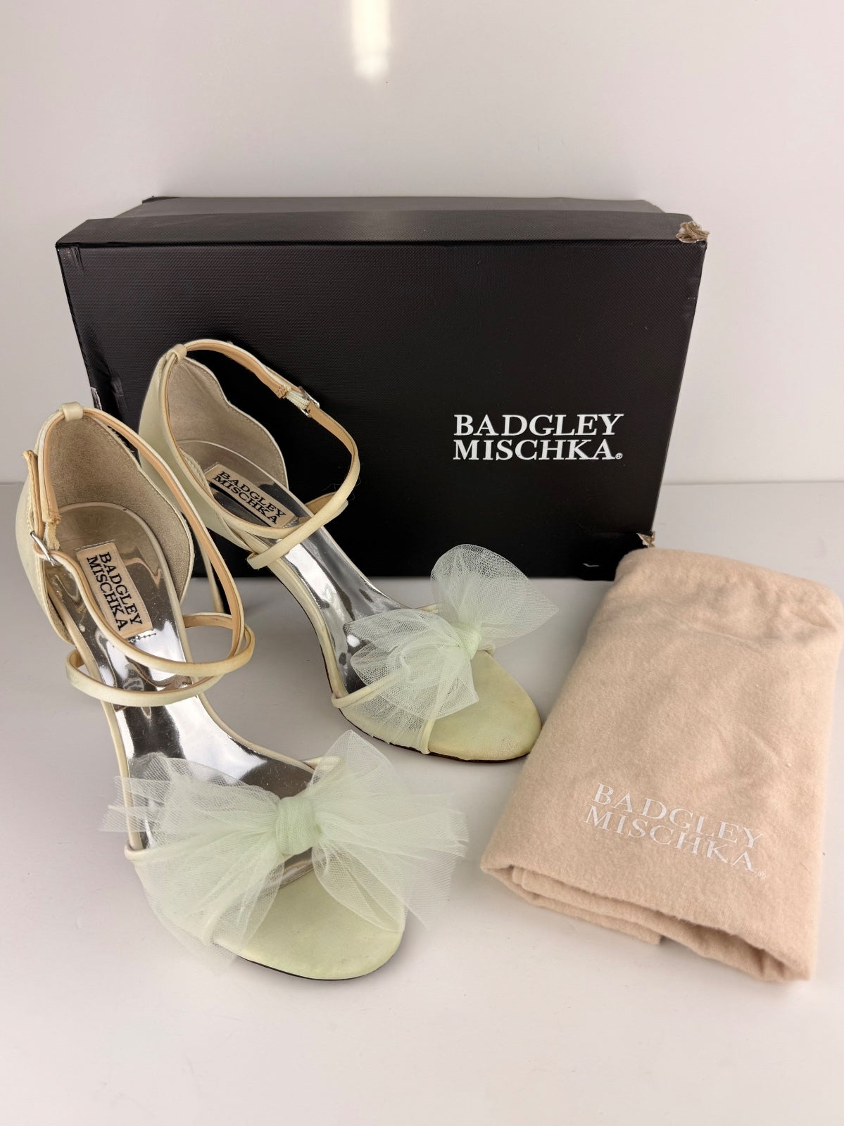Badgley Mischka Tessica 7.5 Tulle Bow Heels Soft Blue Party Shoes, Size 7.5