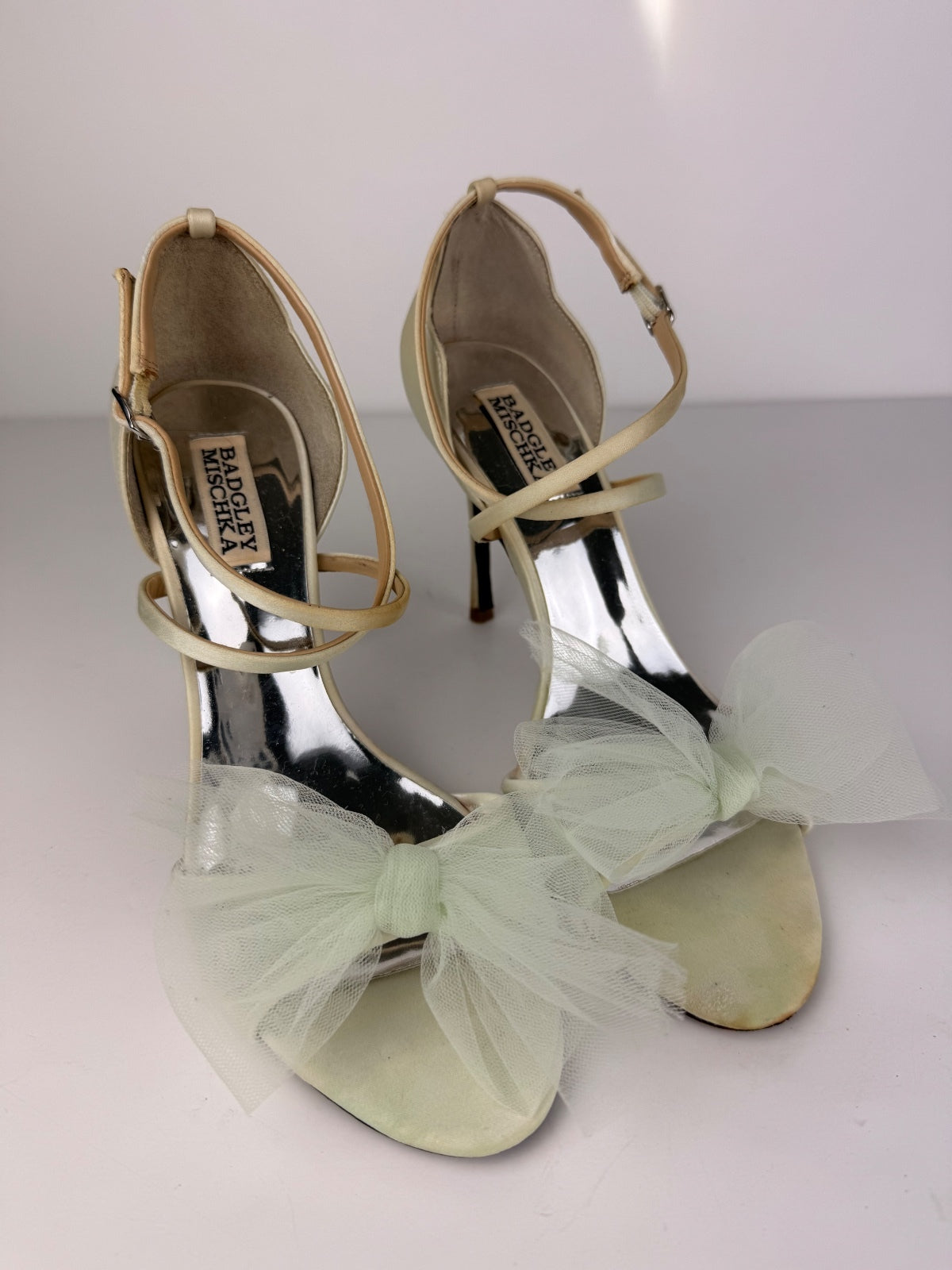 Badgley Mischka Tessica 7.5 Tulle Bow Heels Soft Blue Party Shoes, Size 7.5