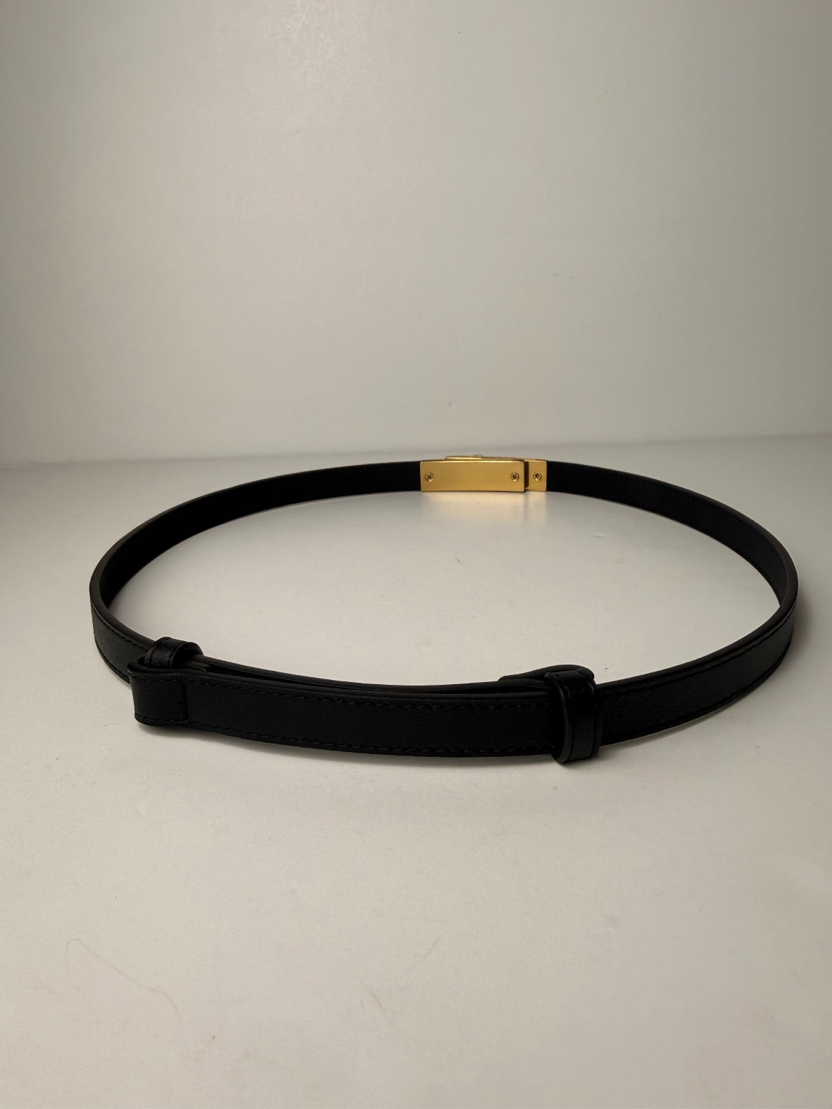 J.McLaughlin Liv Genuine Leather Belt Black Gold Turn Lock Adjustable XS/S
