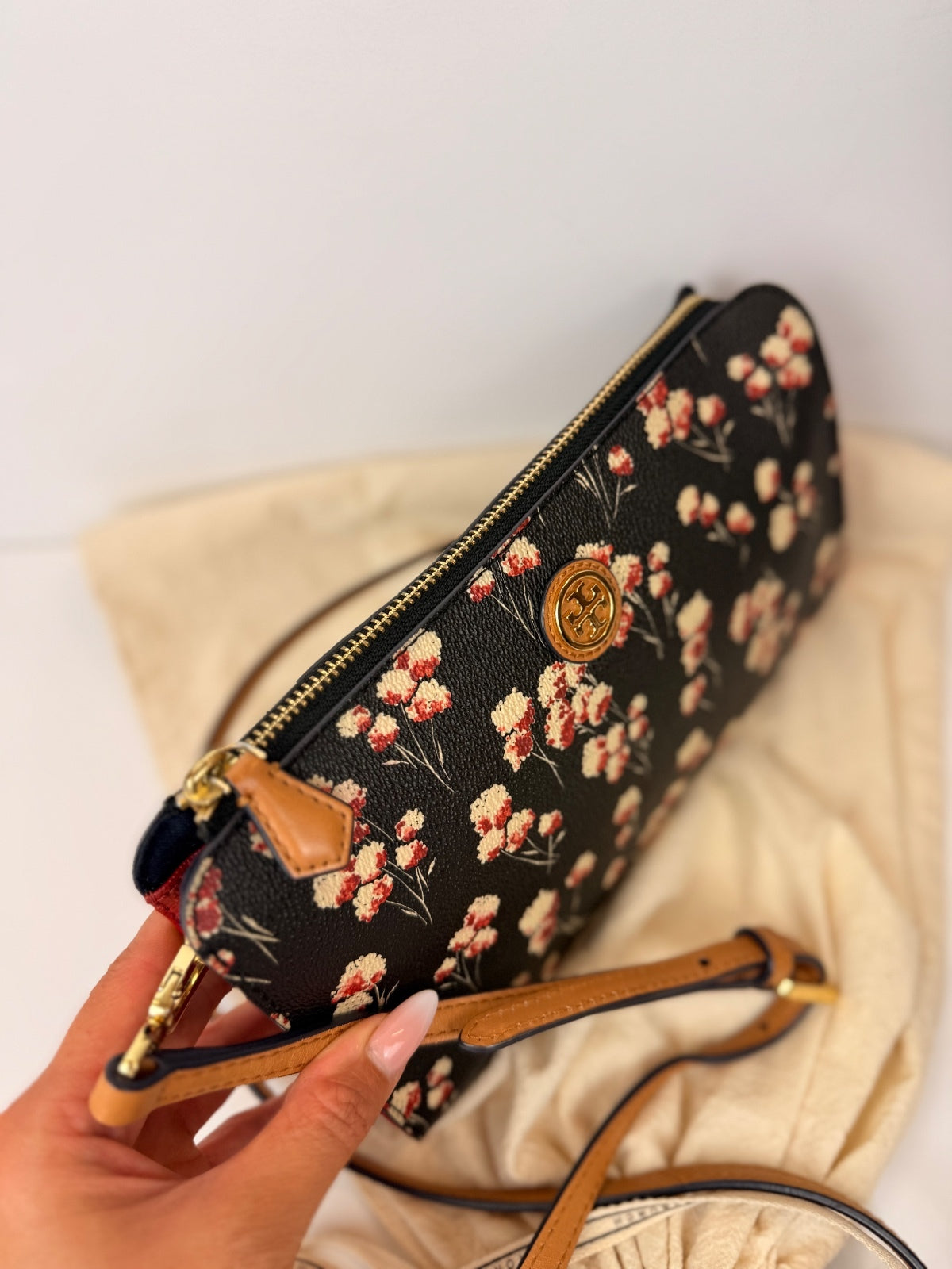 Tory Burch Kerrington Floral Crossbody Bag Black Red Gold Logo PRE-OWNED