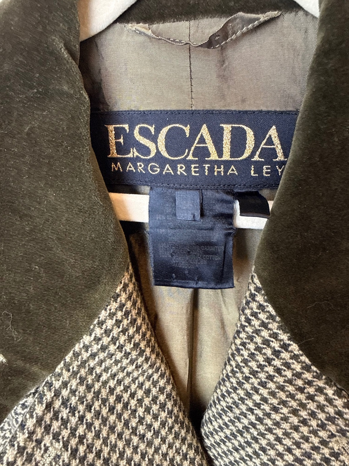 Vintage ESCADA Margaretha Ley Houndstooth Wool Cashmere Blazer Gold Buttons FLAW EU 36