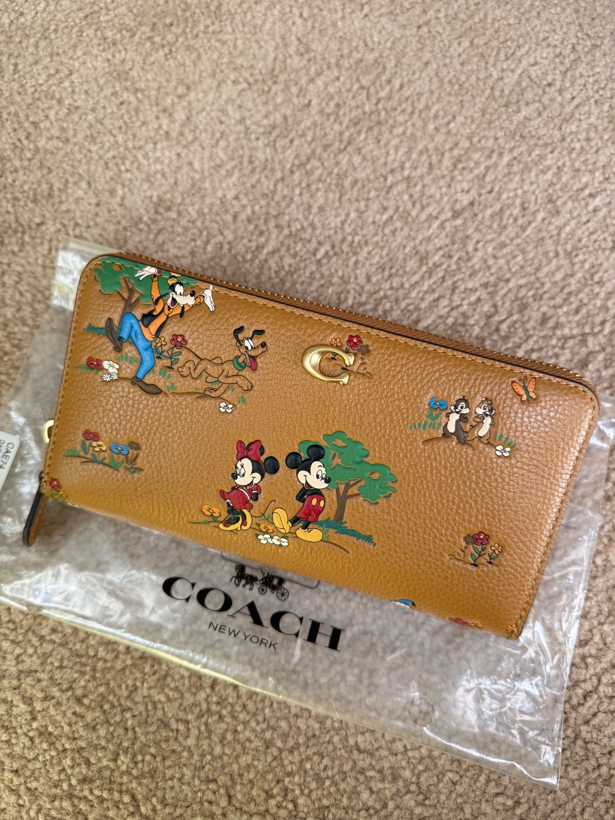 VIRAL Disney X Coach Essential Accordion Zip Wallet Mickey Mouse & Friends CAE74 NWT