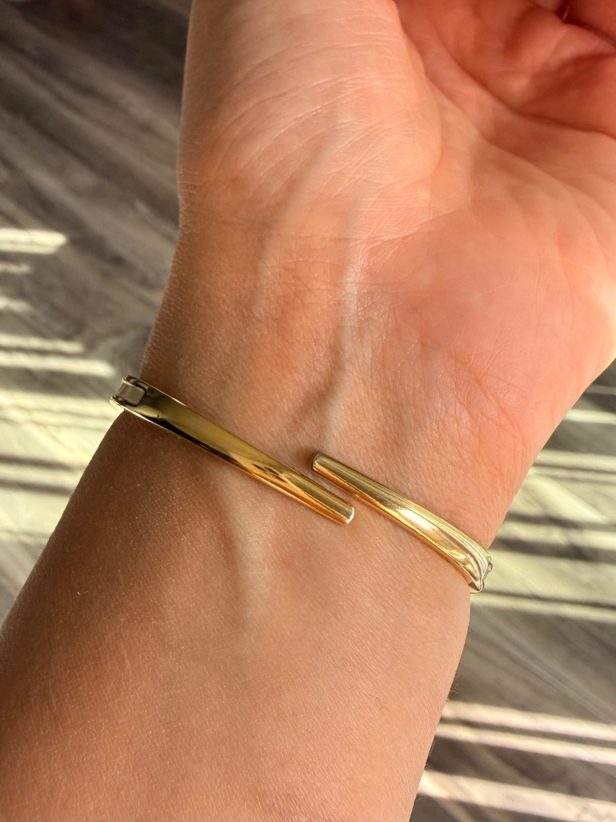 Vintage Swiss Made Peekaboo Hidden Watch Floral Enamel Gold Tone Bangle Bracelet PRE-OWNED
