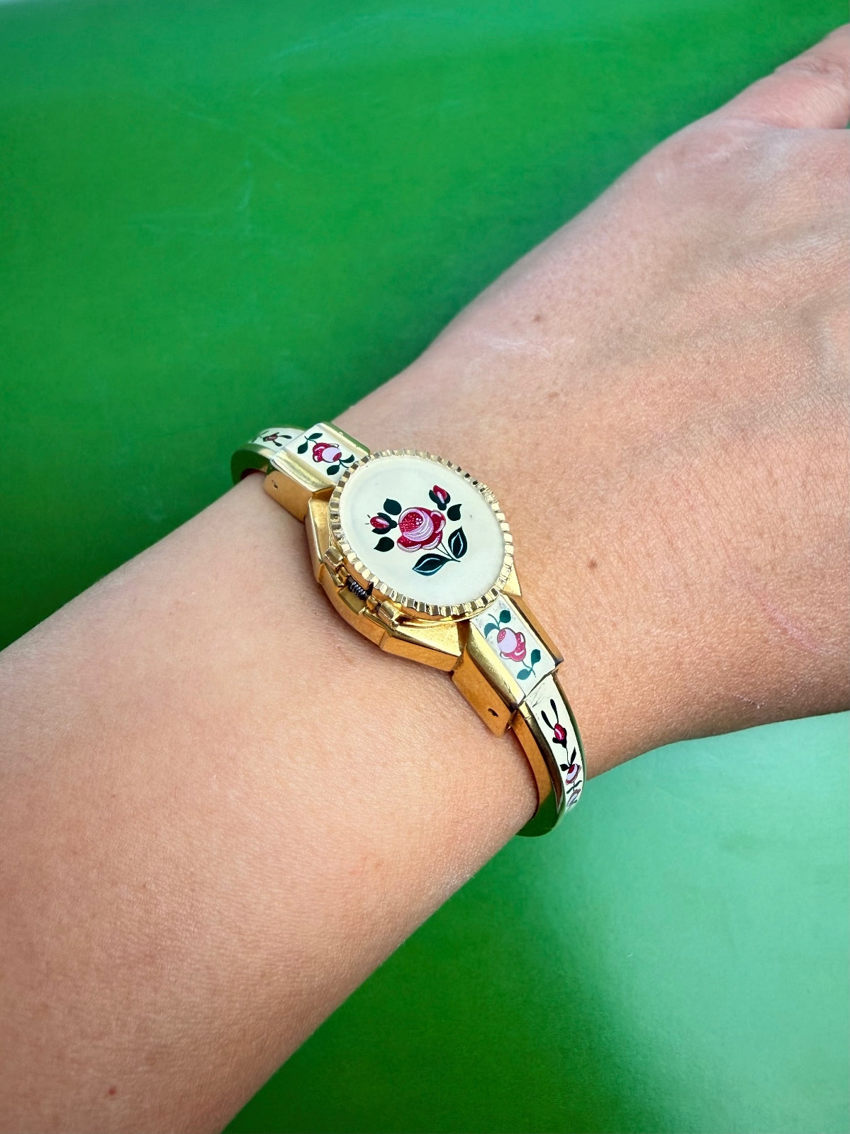 Vintage Swiss Made Peekaboo Hidden Watch Floral Enamel Gold Tone Bangle Bracelet PRE-OWNED