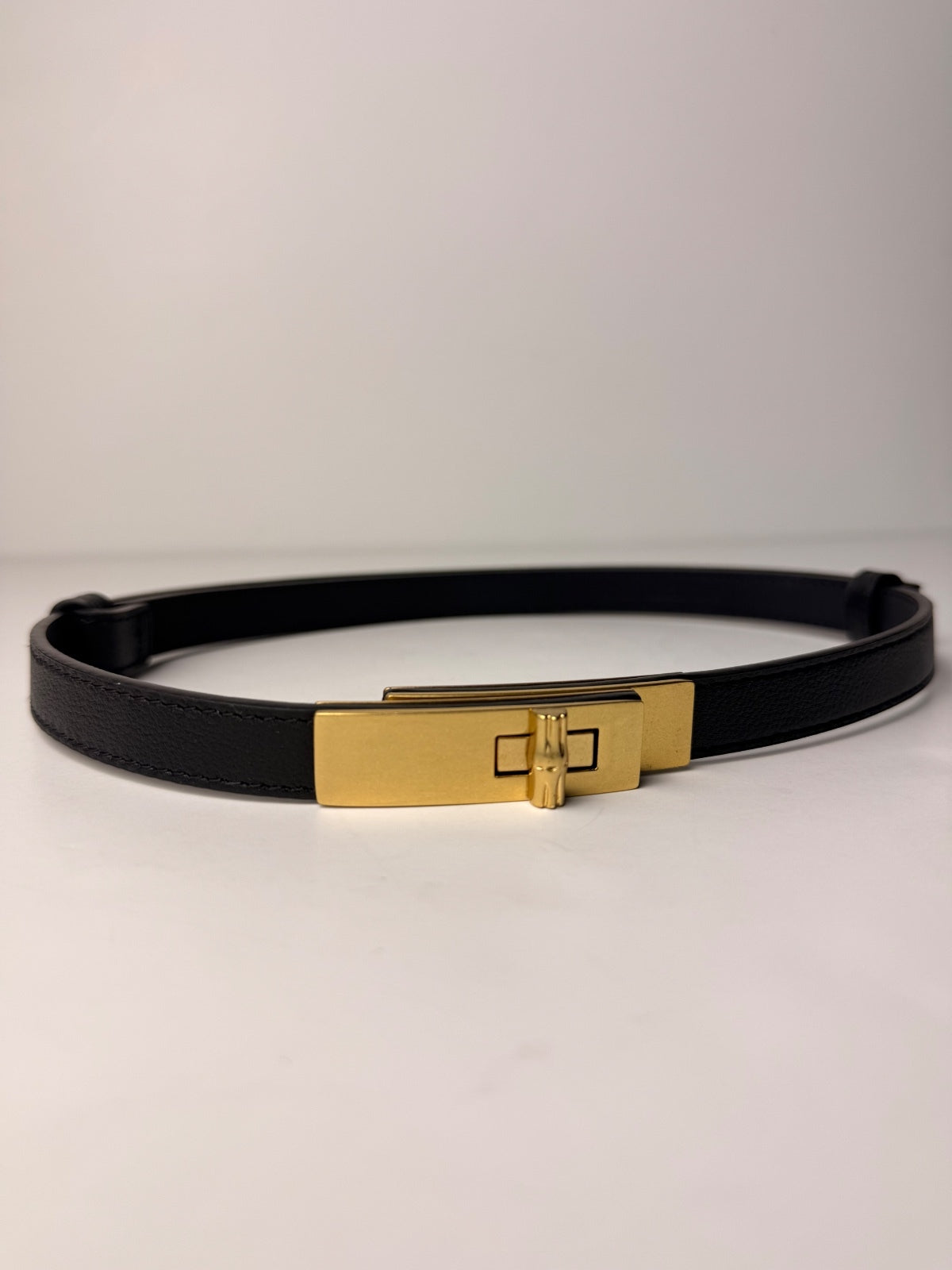 J.McLaughlin Liv Genuine Leather Belt Black Gold Turn Lock Adjustable XS/S