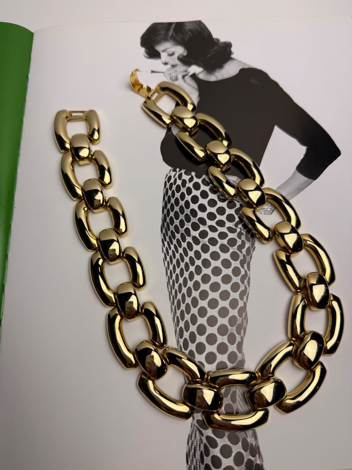 Chunky Gold Tone Statement Necklace Oversized Link Chain 80s Retro Runway Style PRE-OWNED