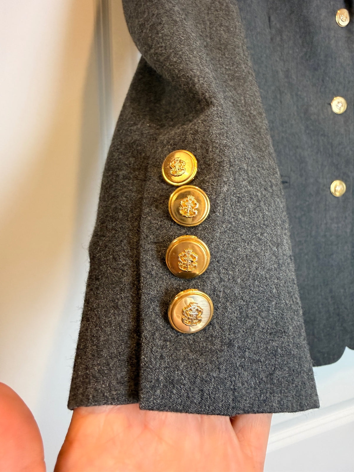 Vintage Talbots 100% Italian Wool Blazer Size 6 Gray / Gold Buttons Made in USA PRE-OWNED