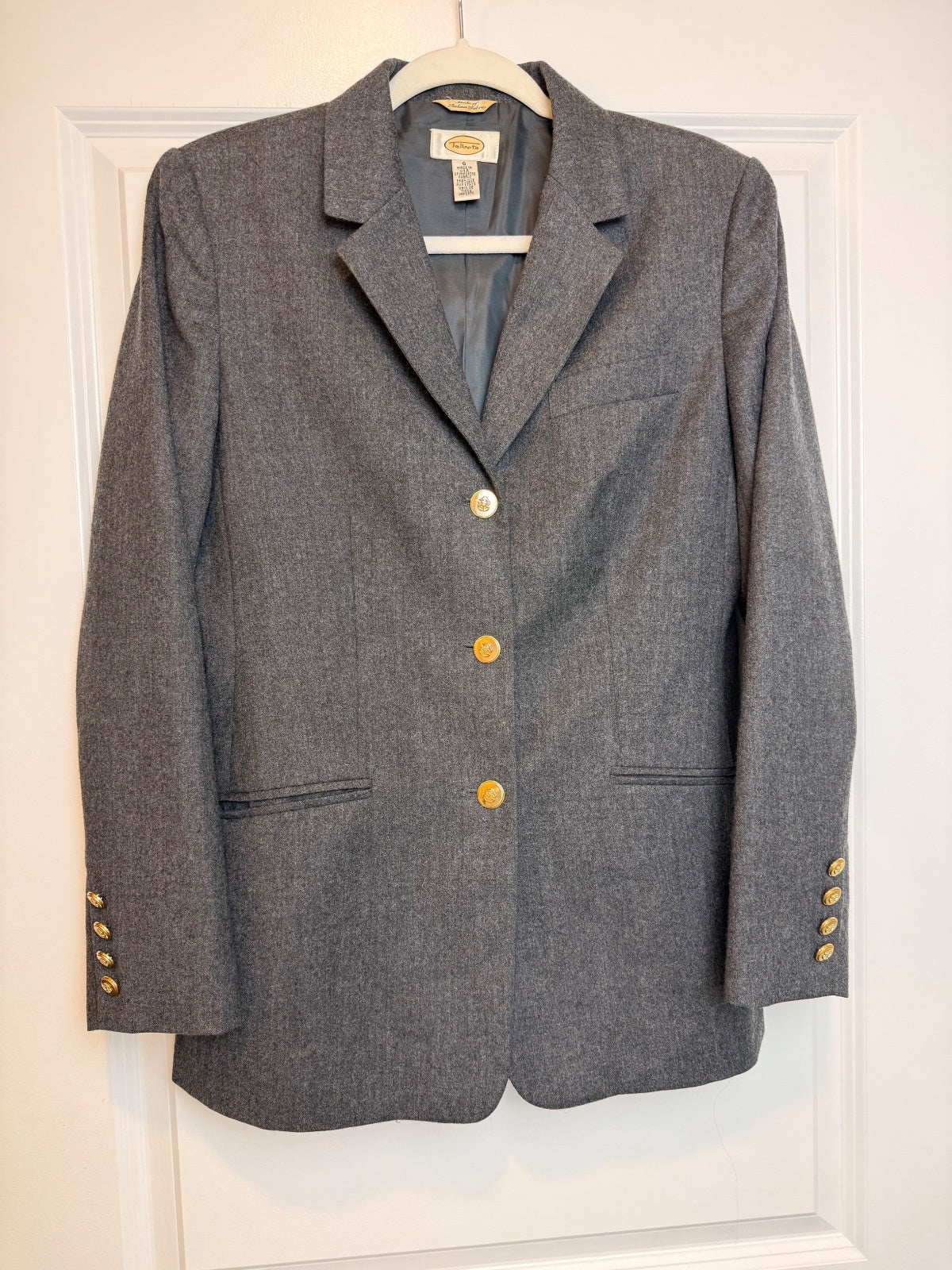 Vintage Talbots 100% Italian Wool Blazer Size 6 Gray / Gold Buttons Made in USA PRE-OWNED