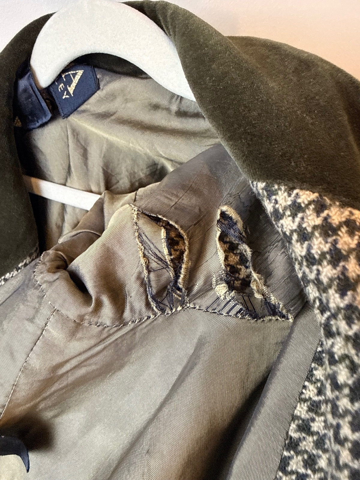 Vintage ESCADA Margaretha Ley Houndstooth Wool Cashmere Blazer Gold Buttons FLAW EU 36