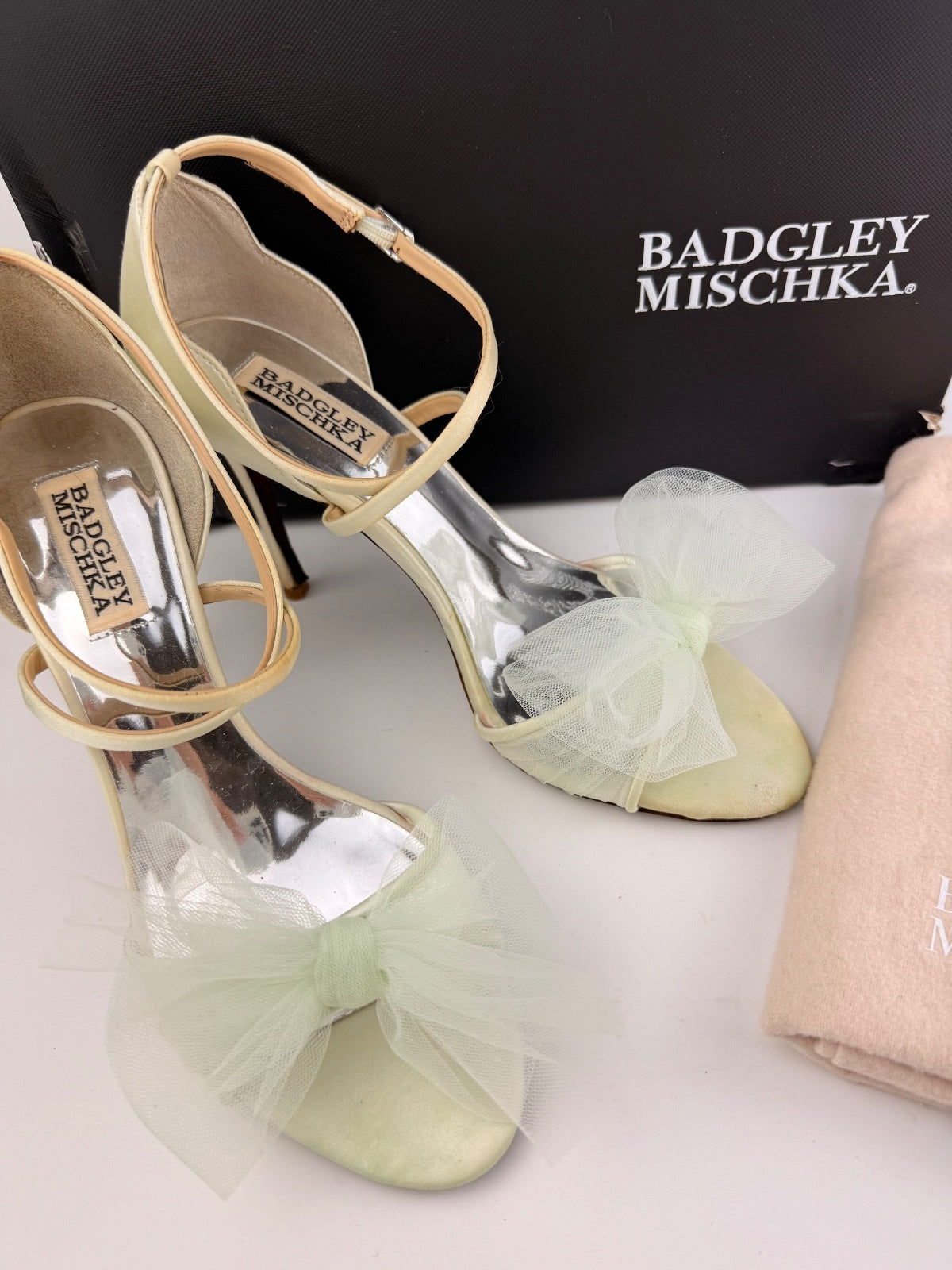 Badgley Mischka Tessica 7.5 Tulle Bow Heels Soft Blue Party Shoes, Size 7.5