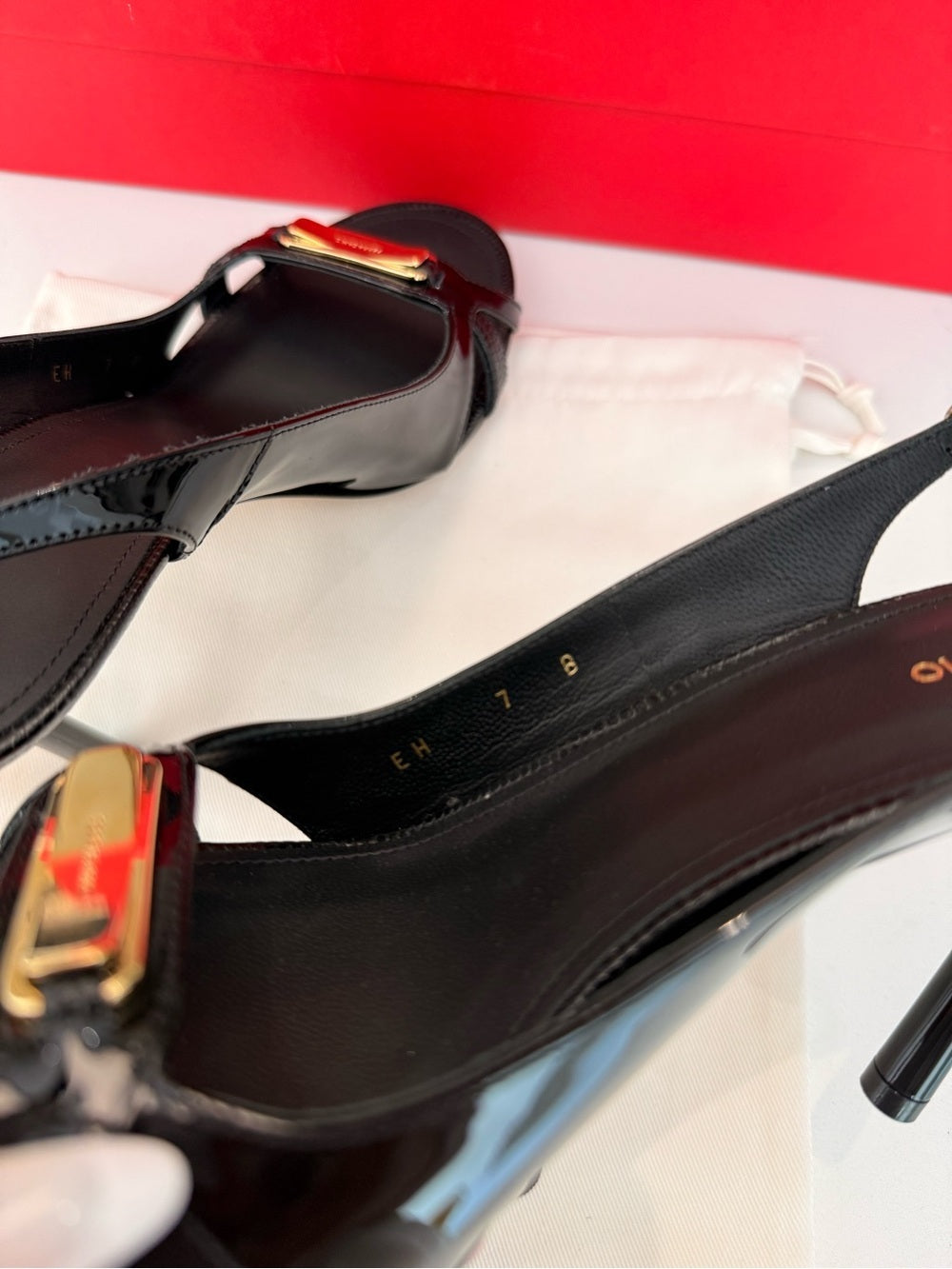 Salvatore Ferragamo Easy 95 Black Patent Leather Slingback Sandals Gold Logo Size 7.5 NEW