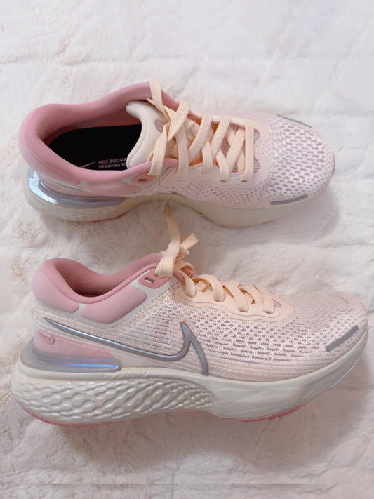 Nike ZoomX Invincible Run Flyknit Women’s Sneaker, Guava Ice / Pink Glaze / Barely Green / Metallic Silver, Size 8