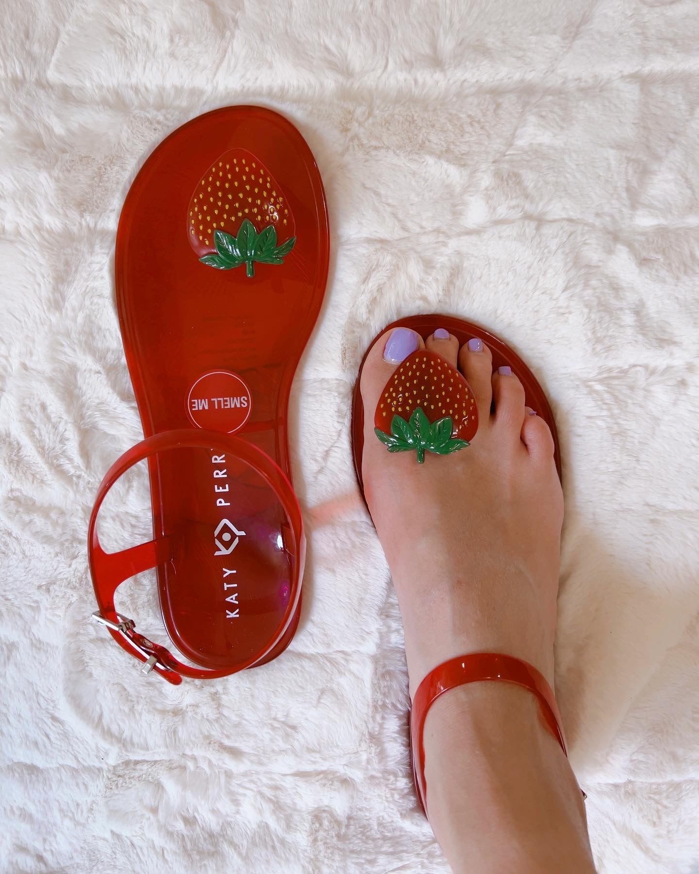 Katy Perry Geli Sandals, Strawberry, Size 8